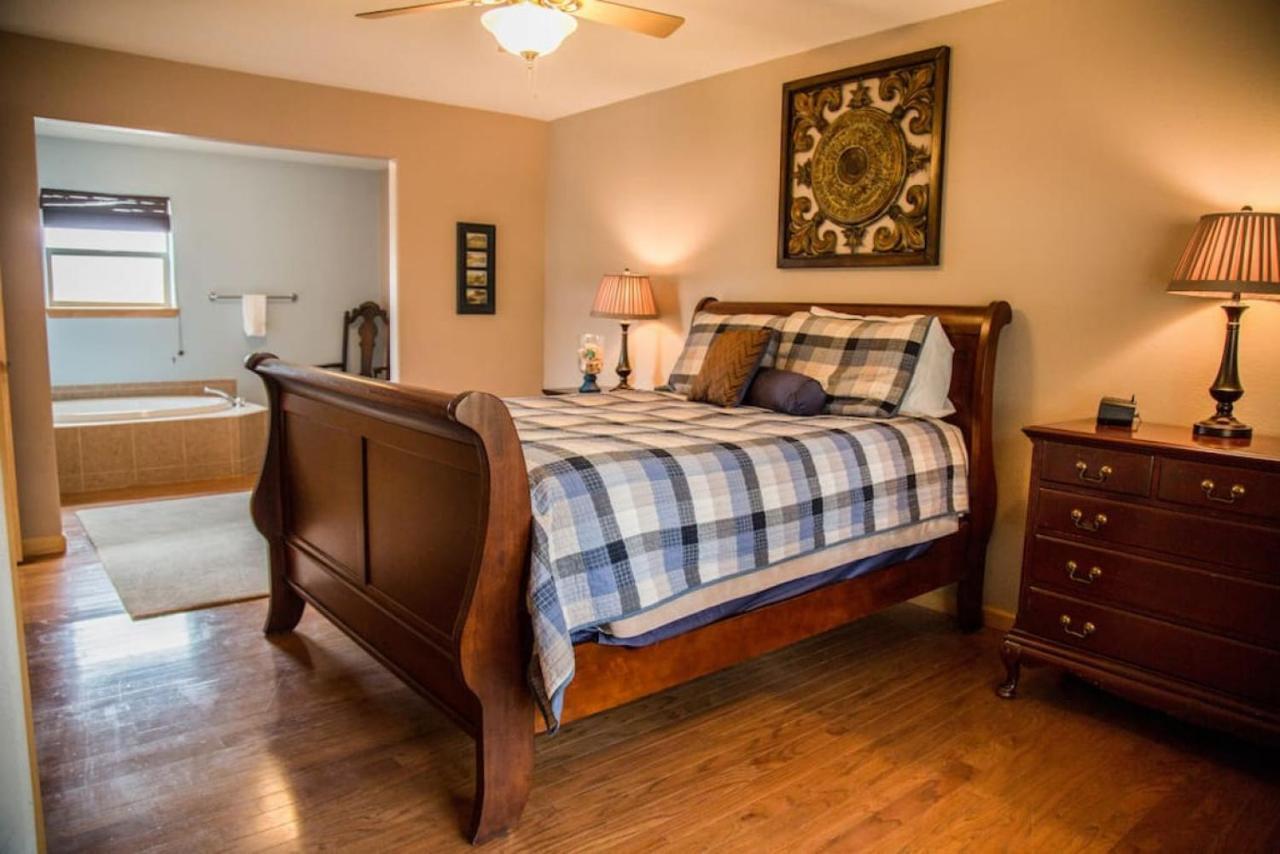 Twin Owls Lodge, Great For Families Master Bedroom, Loft, Full Kitchen, Dogs Ok 埃斯蒂斯帕克 外观 照片